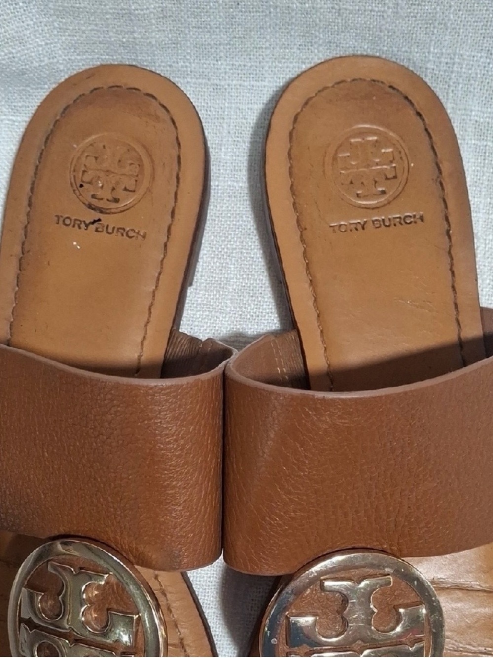 Tory Burch Cognac Leather Slide Sandals with Gold Emblem - Picture 2 of 10